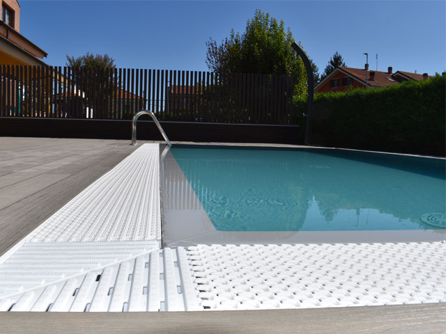 Piscina interrata rete di scolo