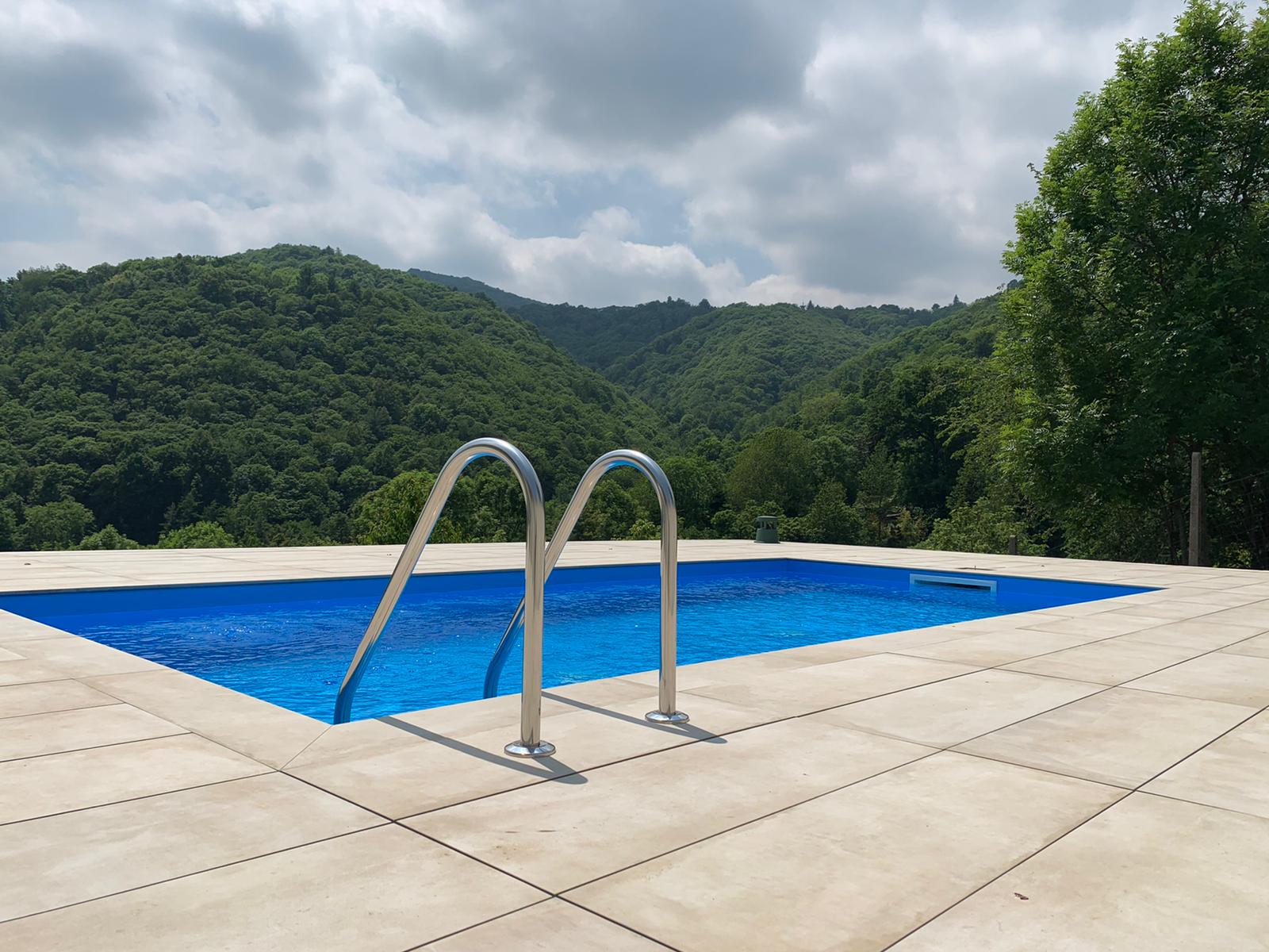 Piscina interrata piccola